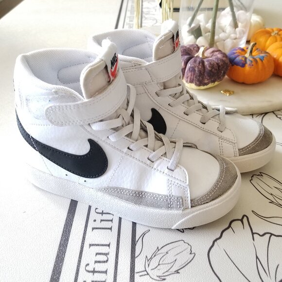 Nike Blazer Mid '77 White and Navy in Little Kids Size 11C - Picture 1 of 7